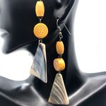 VINTAGE 1980'S PLASTIC ABALONE SHELL LOOK DANGLE J HOOK EARRINGS Purple Photo 6