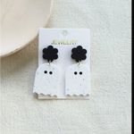 🌸 4 for $20 Ghost earrings with black flowers, white and black #halloween Photo 1