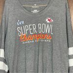 Fanatics  Woman’s Grey Lightweight Kansas City Chiefs Super Bowl Champions Tee Photo 1