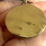 Jones New York gold tone circle wire pendant necklace Photo 8