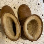 UGG Women’s  short classic boots size 6 chestnut tan light brown Good condition Photo 7