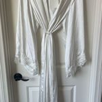 Meshki  robe Photo 0