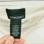 Cynthia Rowley  white high waisted Capri jean pants in size 2 Photo 4