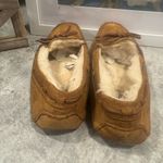 UGG  Australia Women's Dakota 5612 Chestnut Sheepskin Moccasins Slippers Sz 8 Photo 5