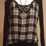 Venus Laid-back plaid Edith intricate lace in this casual cold-shoulder.… Photo 0