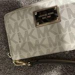 Michael Kors Wallet Wristlet Photo 1