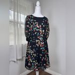 Oasis  Multicolored Leaf Print 3/4 Sleeve Pleated Knee Length Dress Photo 4