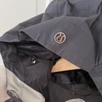 Lululemon  Right as Rain Adjustable Hooded Logo Jacket Deep Coal Dark Gray Size 4 Photo 8