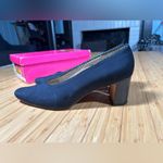 Vaneli Womens Dress Shoes Size 10M Navy Pump Fabric Upper Used Blue Photo 6