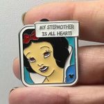 WDW  Pin Snow White My Stepmother is All Heart Princess Disney Trading Pin Photo 3
