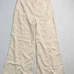 Elegant Cream Wide Photo 0