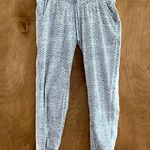 Lululemon jogger sz4 Photo 0