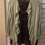 89th and Madison New  Light Sage Ruffled 3/4 Sleeve Photo 0