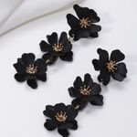 Black flower drop earrings pierced metal alloy gold Photo 2