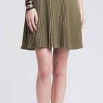 Banana Republic  Olive Pleated Skirt.  Size-10 Photo 0