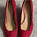 Attention  Women's Bold Faux Suede Red Heels Size 8.5 Photo 0