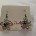 Premier Designs Flower Earrings  Photo 0