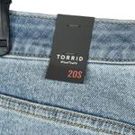 Torrid SZ 20S SHORT Hi-Rise Straight Classic Jeans Stretch Zip-Fly Light Wash Photo 4