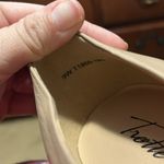 Trotters Pumps Womens 9 Nude Leather Business Career Heels‎ Comfort Soles Tan Photo 8