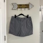 Old Navy  Gray Everyday Highrise Shorts Classic Size 10 with 5” Inseam Photo 2