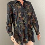 Lysse  Schiffer Stretch MINERAL CAMO PRINT Button Blouse M WRINKLE RESISTANT #100 Photo 1