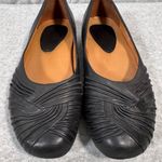 Earthies Vanya Women's Black Leather Slip Ons Size 9B Casual Flats Photo 4