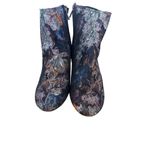 Zigi Soho  Nydia Black Blue Metallic Floral Jacquard Block Heel Ankle Booties 7.5 Photo 1