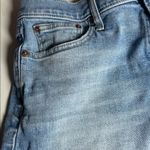 Jean Shorts Women's Size 8 GAP Mid Rise 5" Shorts Medium Indigo Jean Shorts Photo 2