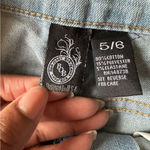 B.O.B Straight leg skinny denim light wash distressed jeans Women's Size 5/6 Blue Photo 5