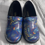 Savvy  Clogs Blue Shimmer Women’s 8 Slip Resistant Photo 0