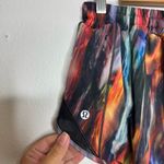 Lululemon Chroma Fusion Multi / Black 2.5” Hotty Hot Short II Photo 4