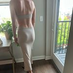 Elegant Beige Cut Photo 1