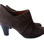 Clarks Artisan Size 11M Booties Gown II Brown Pleated Suede Leather Shootie Heel Photo 8