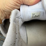 Vans  Women’s Seldan White leather Skate shoes size 8 Photo 7