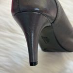Life Stride  Grey Heels. In a size 6.5. Photo 3