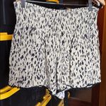 Three Dots  Animal Print Smocked Waist Flowey Shorts Size Large Photo 4