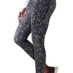 Athleta Ultimate Stash 7/8 Tight Size 1X Storm Black and White Photo 0