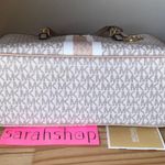 Michael Kors Set Photo 18