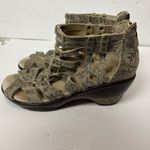 Jambu  Women’s Sugar Floral Wedge Sandal Size 10 Beige Tan Comfort Non Slip Photo 2