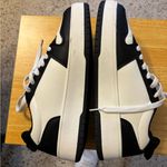 Disney NWOT  women’s sneakers size 8 Photo 6