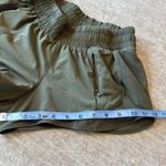Lululemon  Womens Hotty-Hot Low Rise Running Shorts No Lining 2.5" Inseam Size 6‎ Photo 8