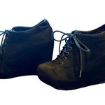 Black Poppy Women's High Wedge Booties    Size 7 Good Fun Condition Photo 0