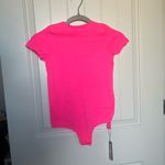 SKIMS essential bodysuit neon pink Photo 1