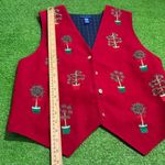 Karen Scott Vintage  Women's M Red Christmas Tree Embroidery Holiday Grandma Vest Photo 1