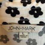John Mark  Blouse Women's Size Large Floral Short‎ Sleeve Office Black White Photo 2