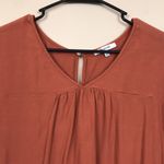 Madewell Women’s Rust Orange Pleated V-Neck Keyhole Back Short Sleeve Blouse Photo 1