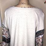 Umgee Grey Linen Peasant Top with Paisley Floral Flare Bell Sleeves Size Small Photo 7