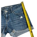 EXPRESS Distressed Denim Shorts Women’s Size 0 Medium Wash Stretchy Stylish Photo 9