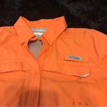 Columbia  Omni shade PFG orange shirt tee top with pockets women’s M Photo 1