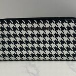 Michael Kors  Houndstooth Printed Full Zip Around Wallet | Black White Photo 0
